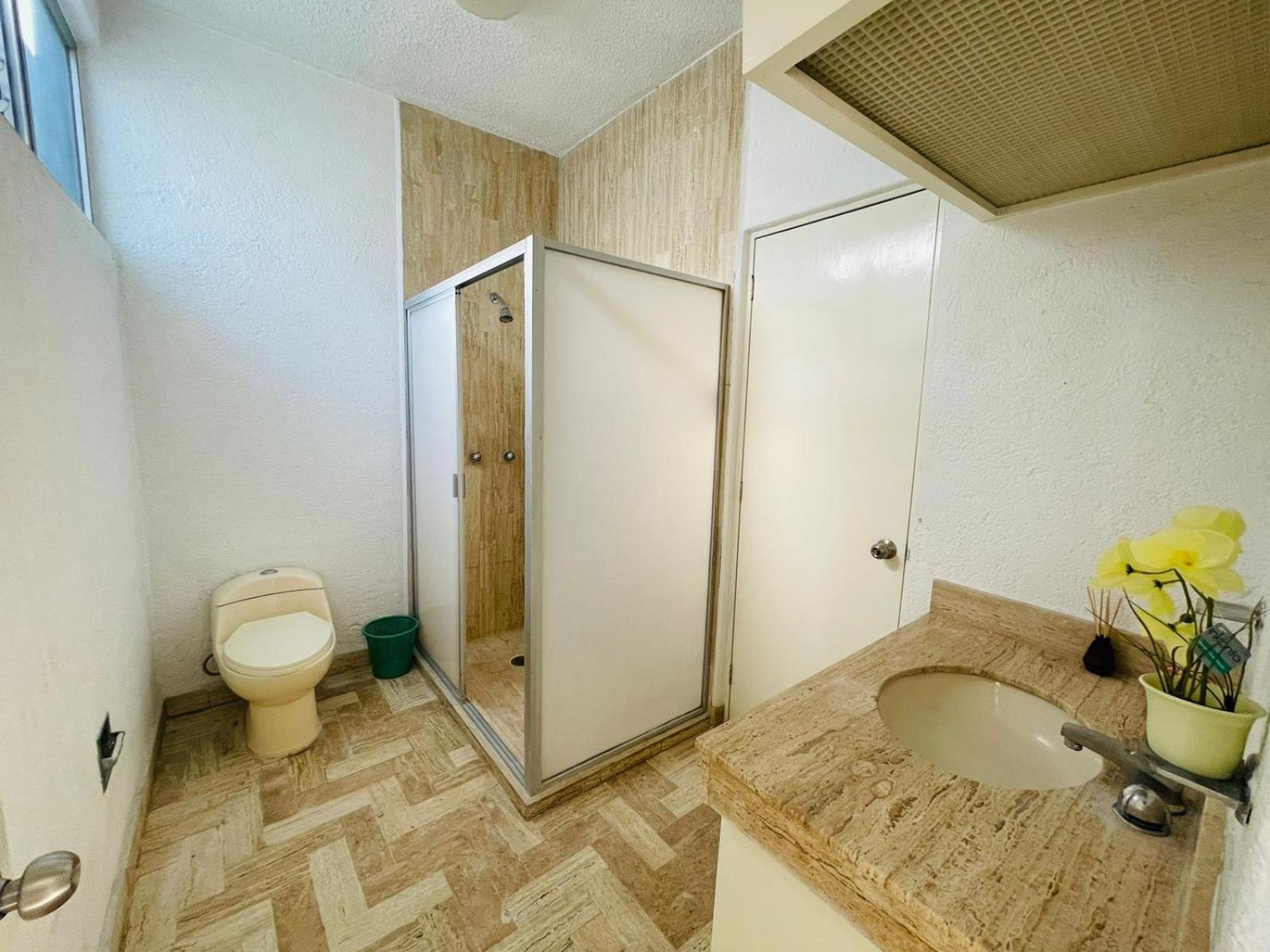 Tiki's Penth Apartament *